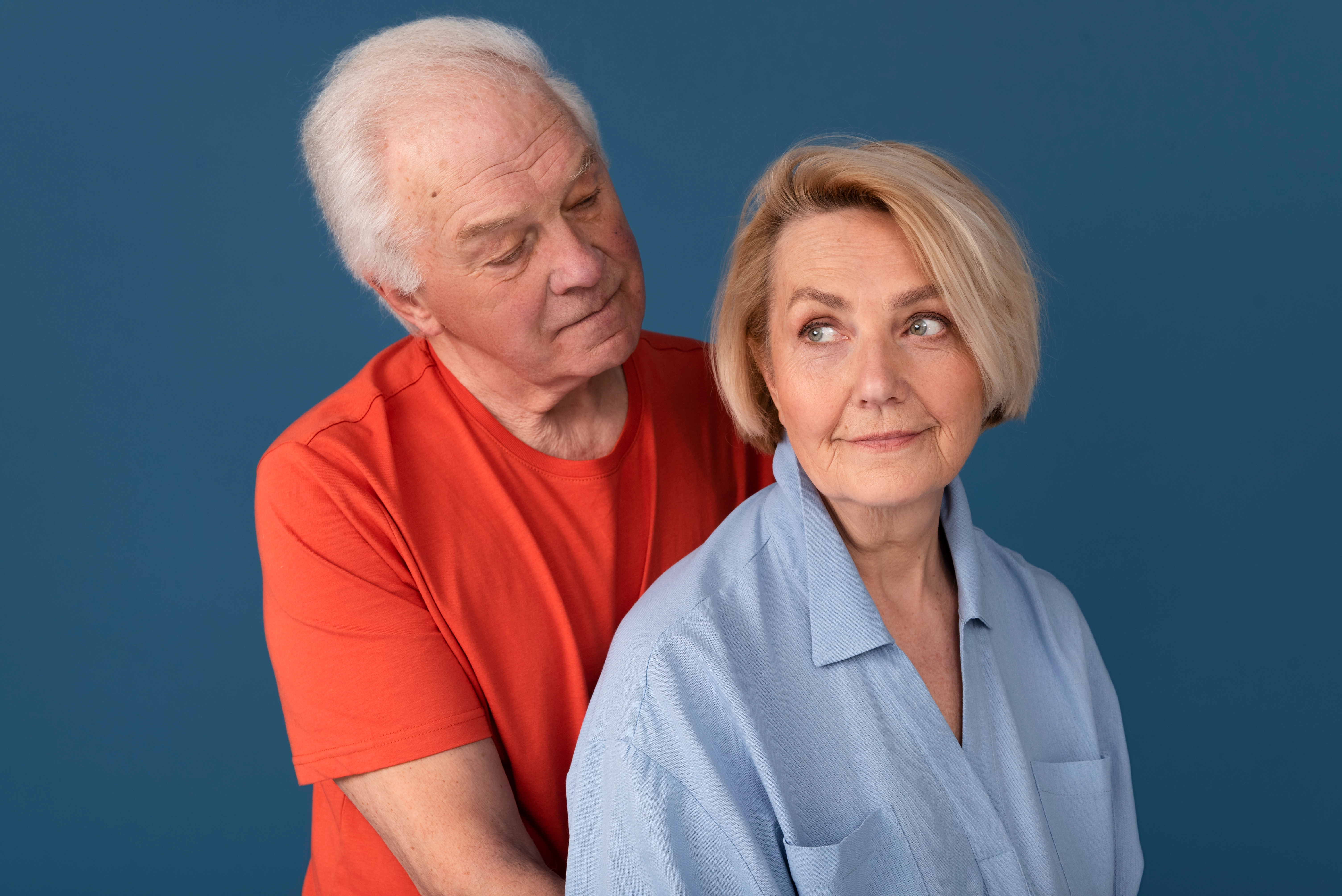 Couple senior accompagné